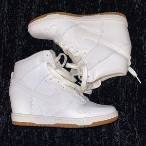 Nike WHITE Dunk Sky HI ESSENTIAL
